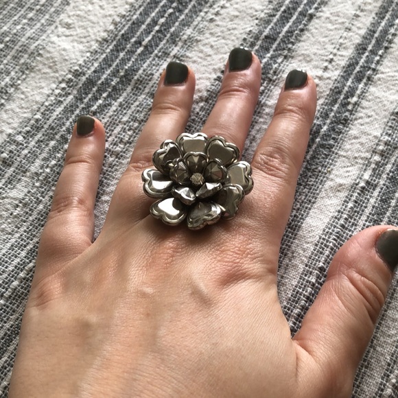 Flower ring - Picture 5 of 6